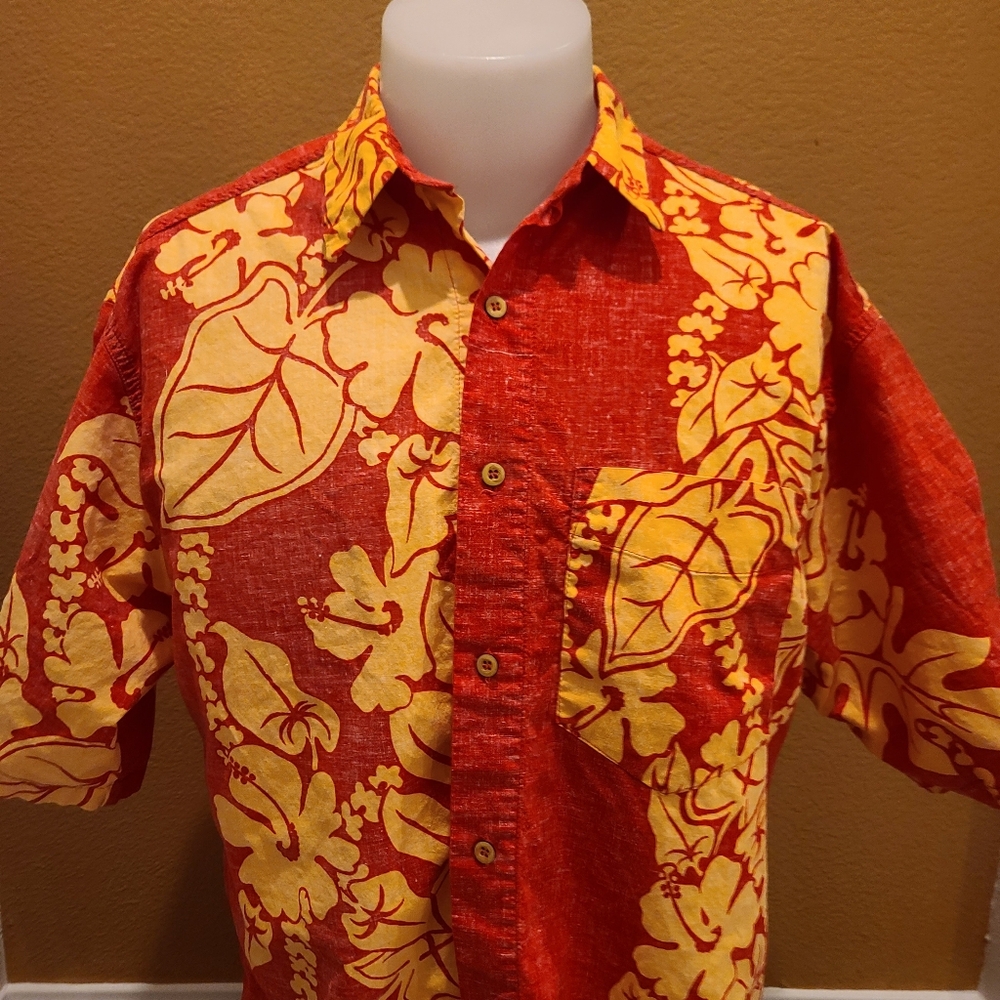 Uraniak Longboard Hawaiian Red and Yellow Floral Shirt Large